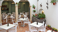 Patio Romano