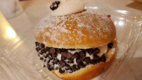 Cannoli Donut