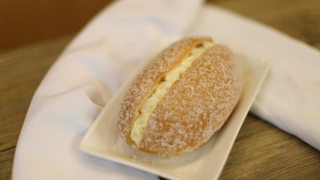 Coconut Cream Bun Yē Sī Nǎi Yóu Bāo