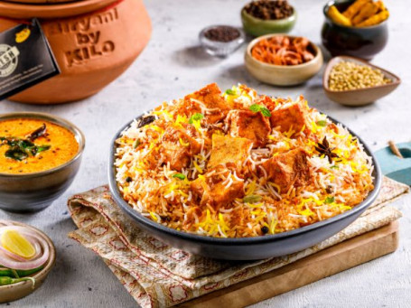 Paneer Dum Biryani [1/2 Kg] Porții 1-2