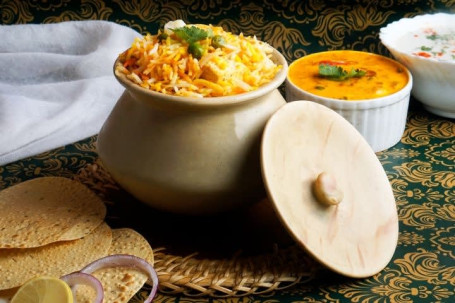 Afghani Veg Biryani (Servește 2-3)