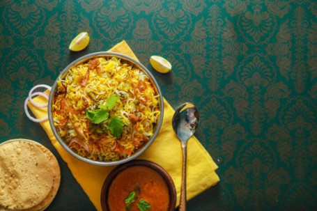 Awadhi Dum Veg Biryani (Servește 2-3)