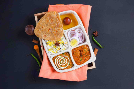 Jumbo Thali De Pui Cu Unt Afumat