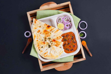 [Sub 600 De Calorii] Rajma Bread Kulcha Lunchbox