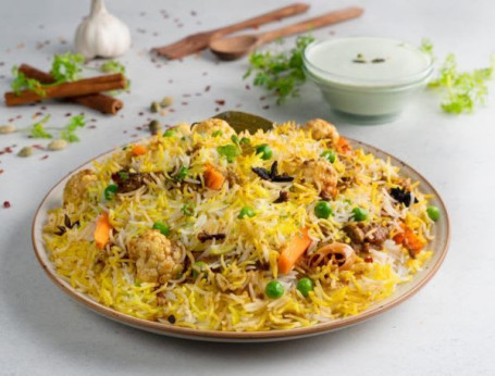 Hyderabadi Dum Veg Biryani (Pentru 1 Persoană)