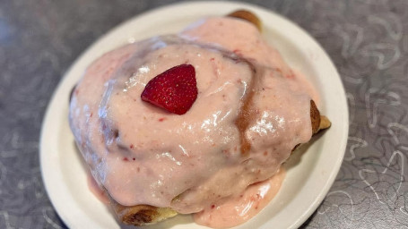 Cinnamon Roll Strawberry Oo