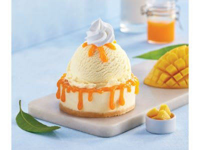 Inghetata De Vanilie Cu Sos De Mango Cheesecake Sundae