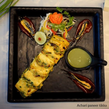 Achari Paneer Tikka (6 Buc)