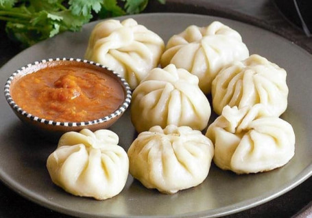 Veg Momos [8 Pieces]