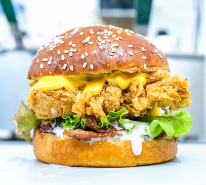 Classic Crunch Fried Chicken Burger