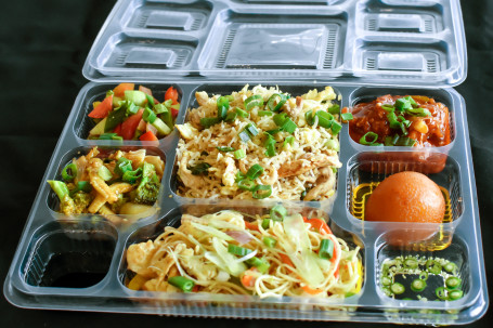 Rice,Noodles,Chicken Gravy,Salad, Dessert Combo