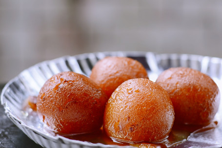 Hot Gulab Jamun (4 Pcs)