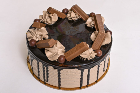 Kitkat Cream Cake