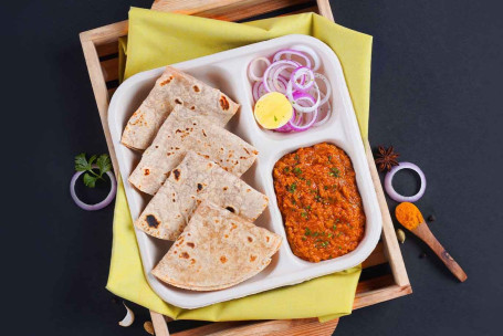 Chicken Kheema Wholewheat Chapati Lunchbox