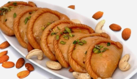 Dry Fruit Chandrakala (5Pcs)