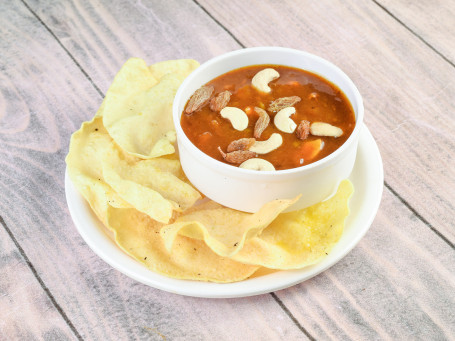 Chutney With Papad