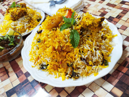 Chicken Biriyani With Egg (750Ml)