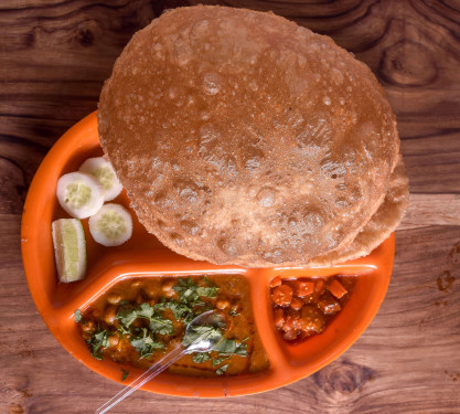 Chhole Bhature (3 Pcs)