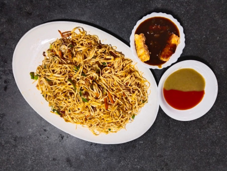 Veg Hakka Noodle With Chilli Paneer(2Pcs) And 2 Pcs Paneer Pakora