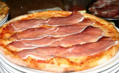 Pizza Tiroleza