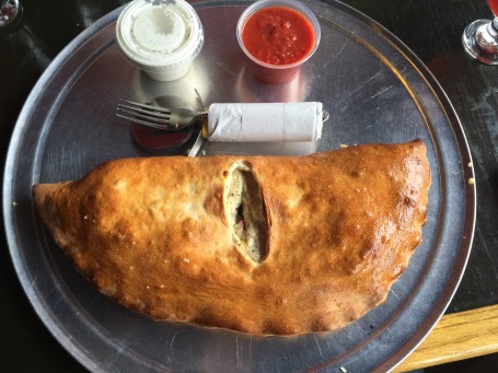 Pizza Calzone Thunfisch