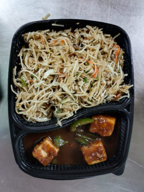 Veg Chowmein And Chilli Paneer Combo (3 Pcs)