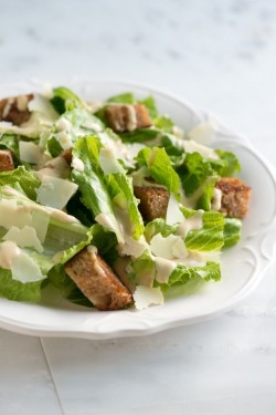 Salată Caesar