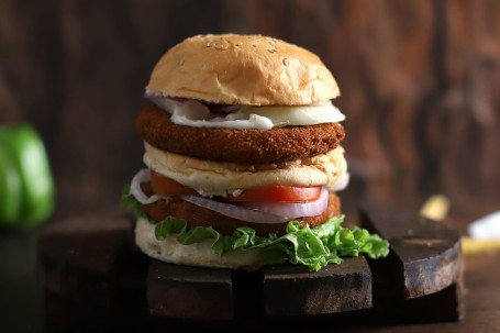 Crunchy Paneer Jumbo Burger