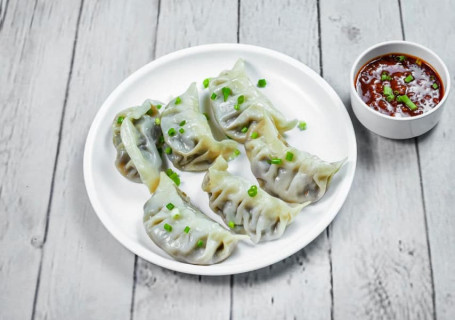 Chicken Momo Served With Spicy Hot Sauce(6 Pcs)