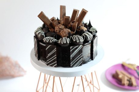 Kitkat Ferrero Cake [Eggless]