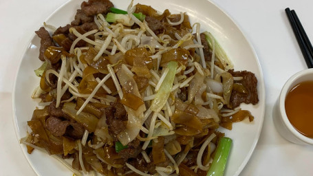 Dry Beef Chow Fun Gān Chǎo Niú Hé