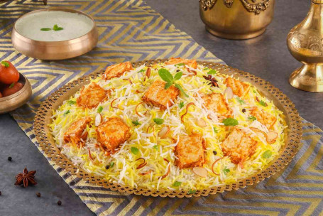 Zaikedaar Paneer Paneer Dum Biryani, Porții 4)