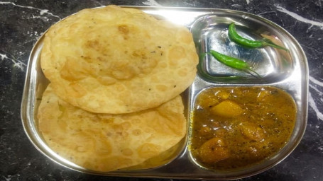 Poori Sabji [4 Pieces]