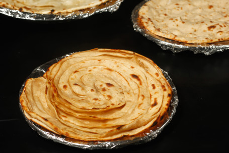 Tandoori Parotta (1 Buc)