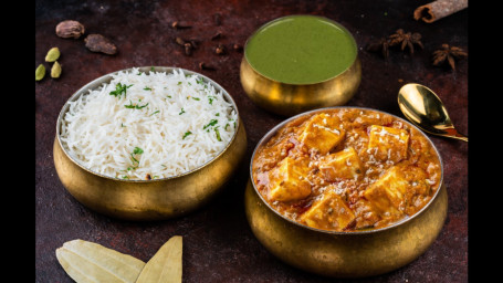 Paneer Lababdar Rice/Breads Condiments