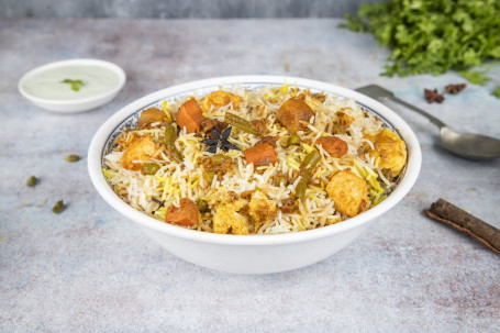 Lucknowi Veg Dum Biryani (Porție 1)