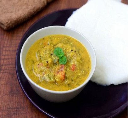 Combo 29: Idli With Vegetable Kurma