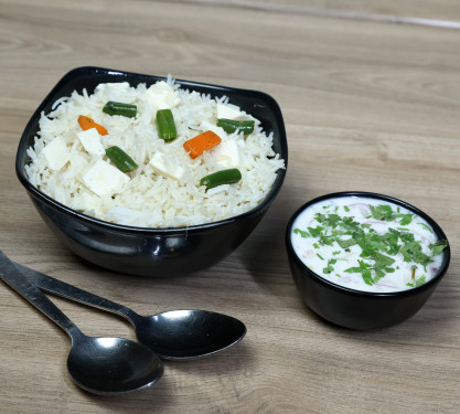 Paneer Pulao (Complimentary Raitha)