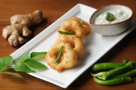 Medhu Vadai [3 Pieces] With Chutney