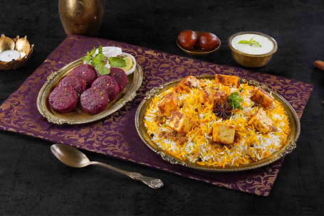 Combo De Sărbătoare De Grup Cu Zaikedaar Paneer Biryani Beetroot Kebab