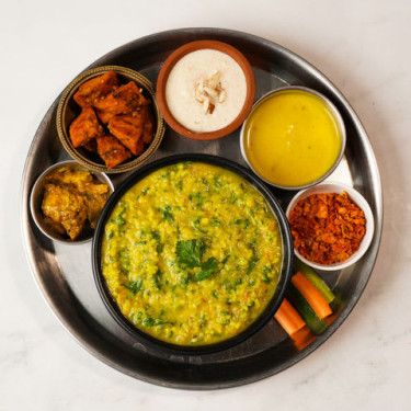 Deluxe Simple Dal Palak Khichdi Thali