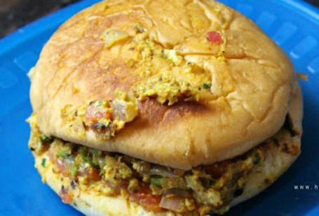 Egg Masala Bun