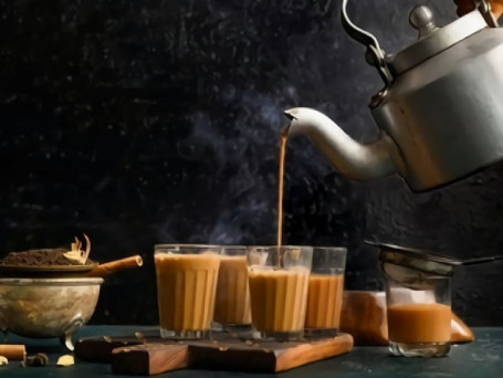 Adarak Pudina Chai (Serves 4)