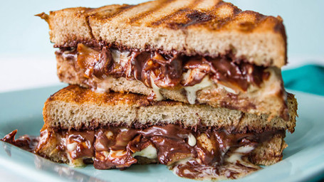 Chocolate Cheese Sandwhich