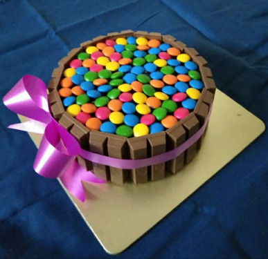 Kitkat Gems Chocolate Cake [Full]