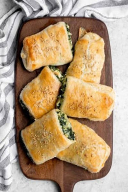 Cheese Palak Rolls 5 Pc