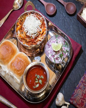 Darbar Nagpur Cheese Misal Pav