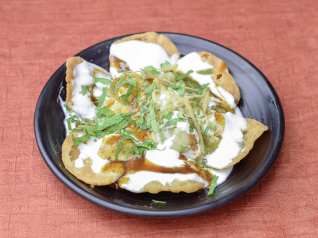 Bhalla Papdi (Served With Chutney)