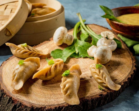 Mushroom Onion Steamed Dumplings Dumplings [8 Pieces]