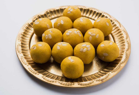 Desi Ghee Besan Laddu